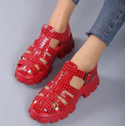 Roman-Style Buckle Shoe