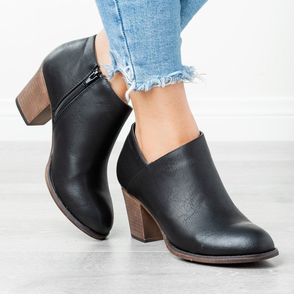 Casual Plus Size Pointed Toe Fashion Boots
