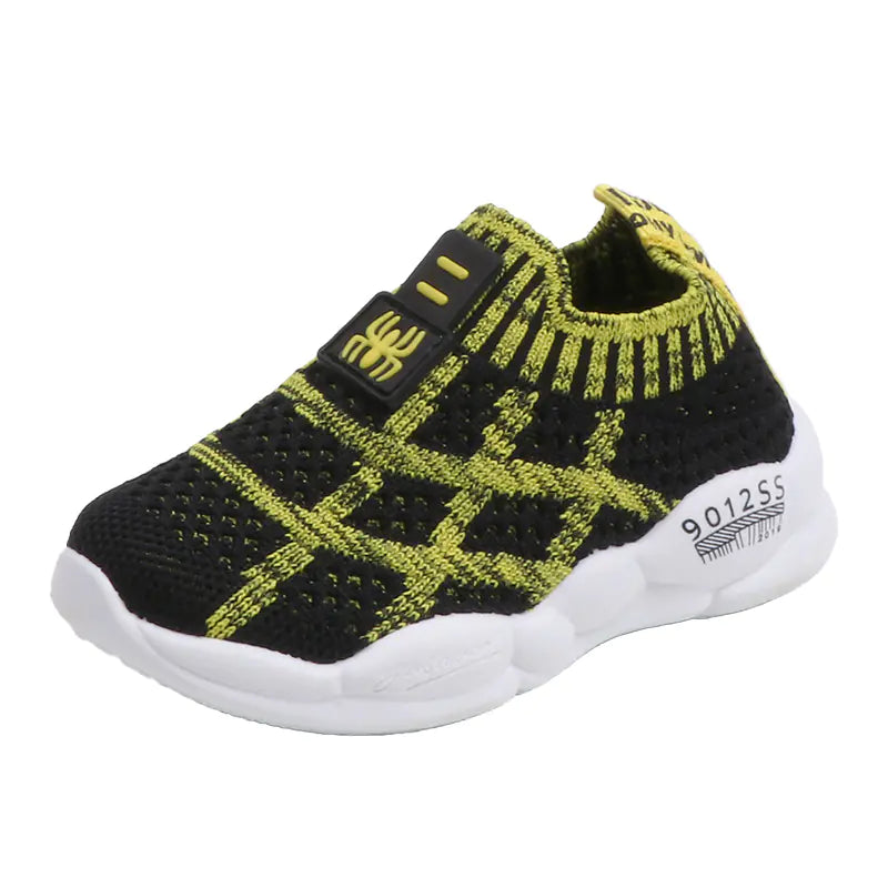 Kids Flyknit Mesh Sneakers