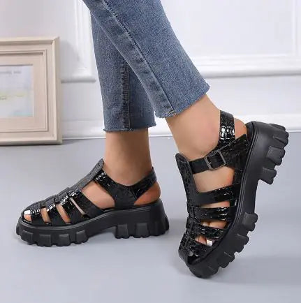 Roman-Style Buckle Shoe