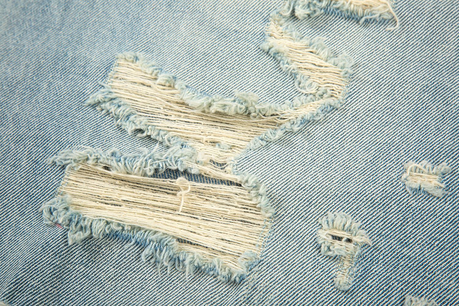 High Street Men's Washed Loose Whiskered Ripped Jeans