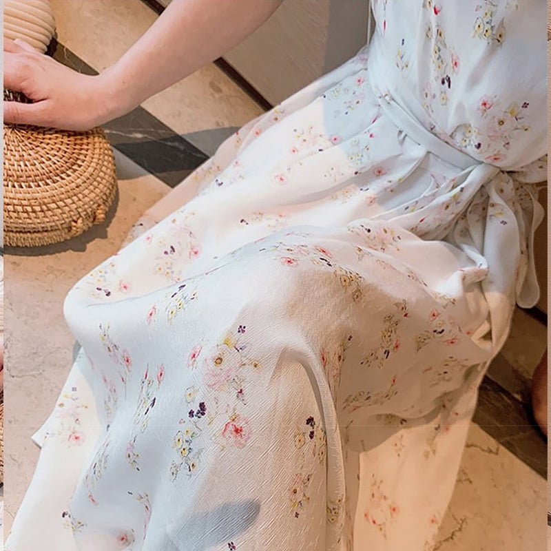 Retro Floral Elegance