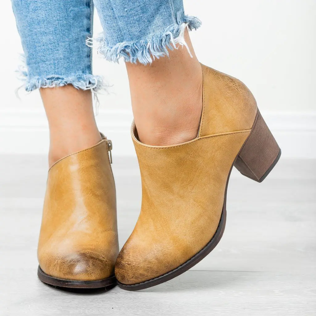 Casual Plus Size Pointed Toe Fashion Boots