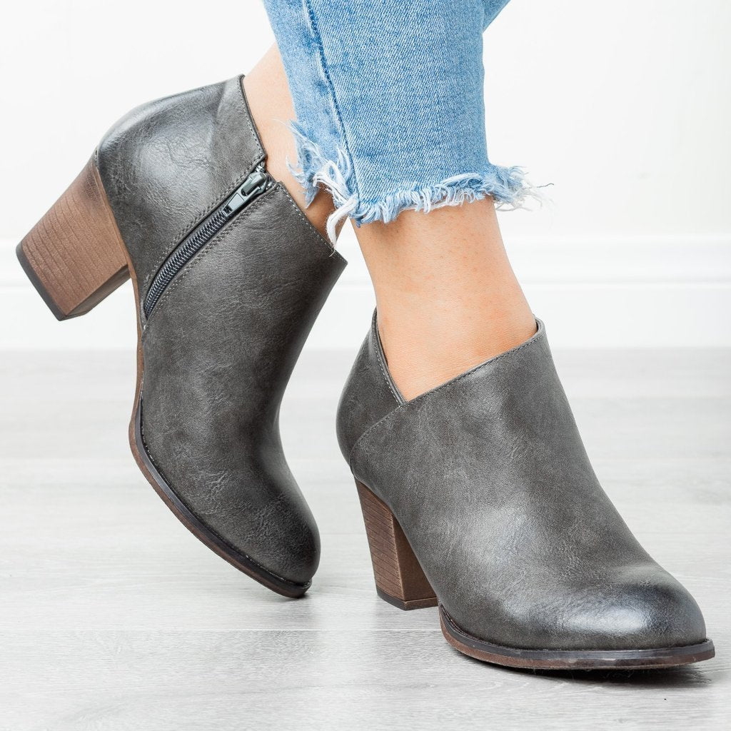 Casual Plus Size Pointed Toe Fashion Boots