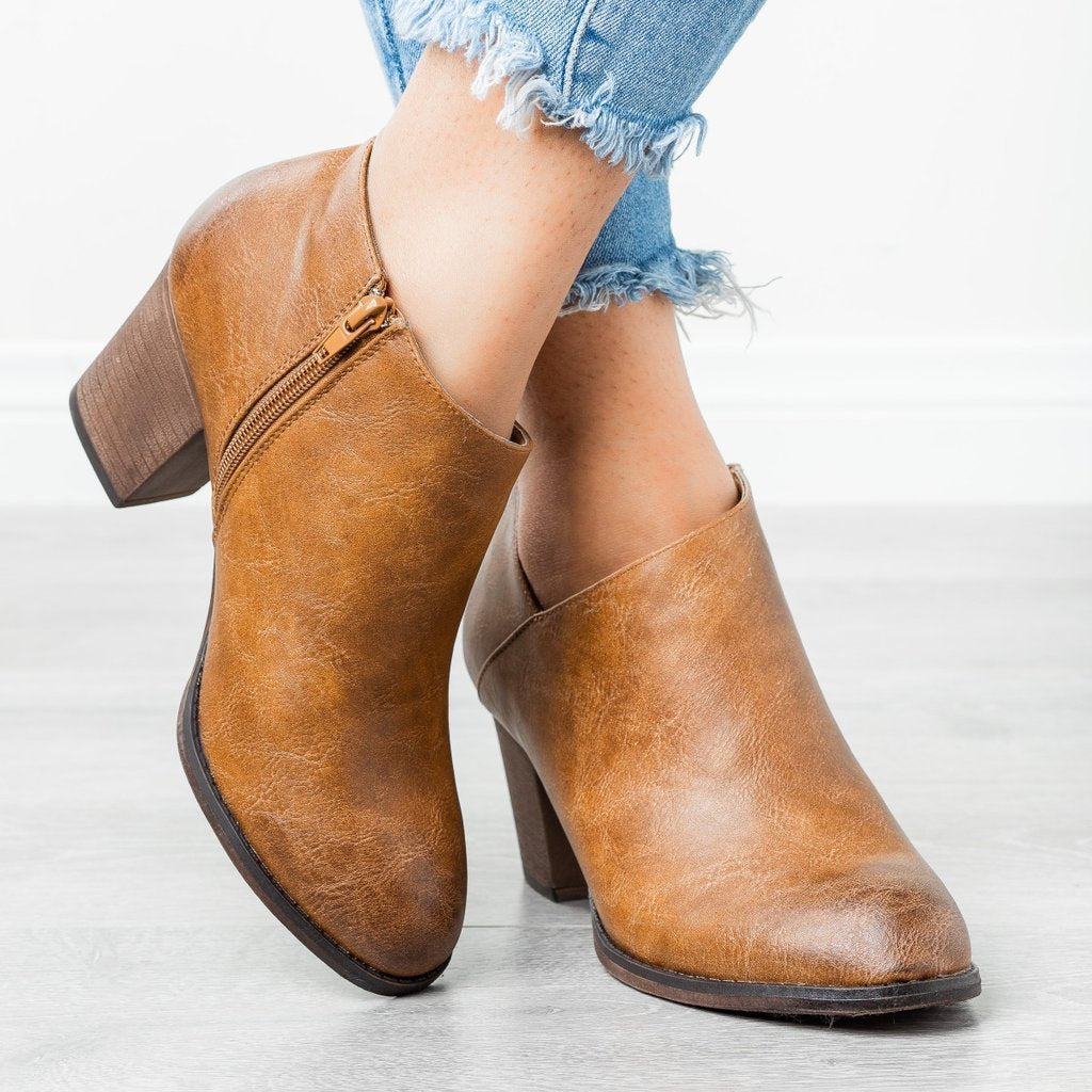 Casual Plus Size Pointed Toe Fashion Boots