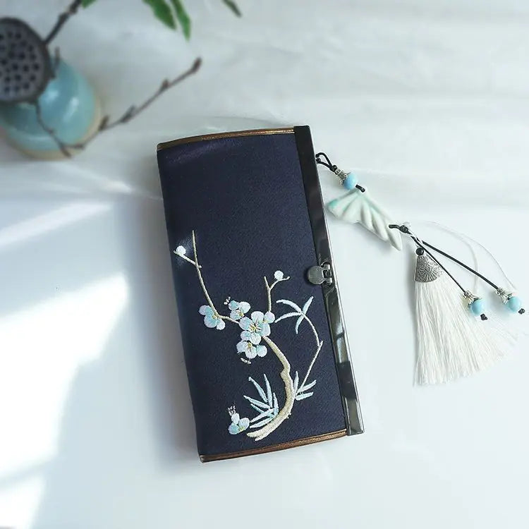 Artistic Retro Embroidery Clutch Purse for Women