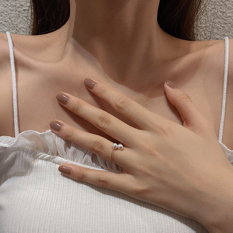 Retro Pearl Elegance