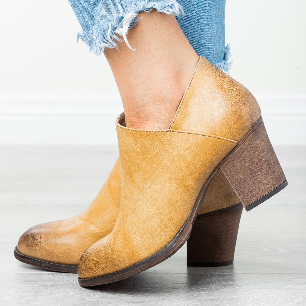 Casual Plus Size Pointed Toe Fashion Boots