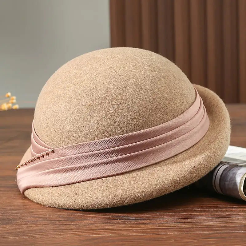 Women's British Wool Beret for Autumn & Winter Fashion