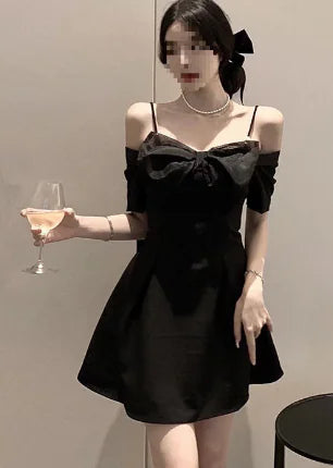 Summer White Strap Dress with Slim Fit Design