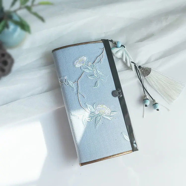 Artistic Retro Embroidery Clutch Purse for Women