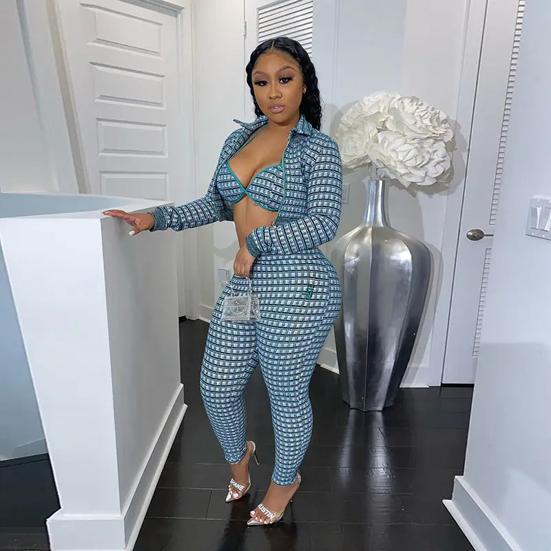 Fashionable Plaid Set with Sexy Cardigan for Women