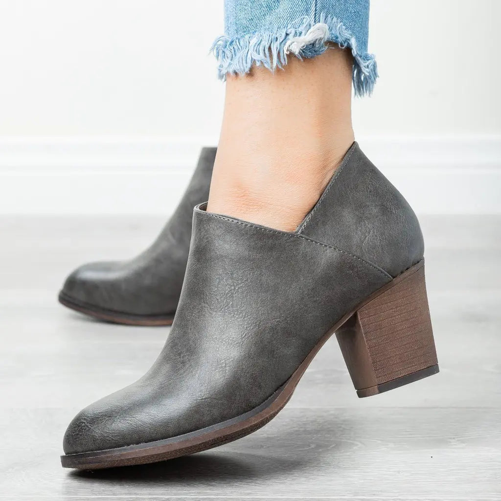 Casual Plus Size Pointed Toe Fashion Boots